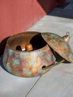 Acorn Hose Pot -Garden Tools Shop 3 4 crop 8613361 0051