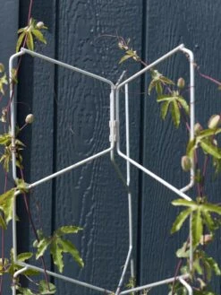 New Release -Garden Tools Shop 8599997 0052 tif